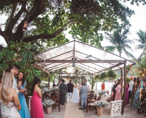 Casamento com alma tropical no Solar das Palmeiras Rio